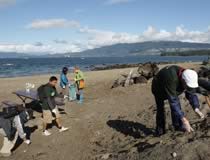 Nettoyage des rivages en Colombie-Britannique